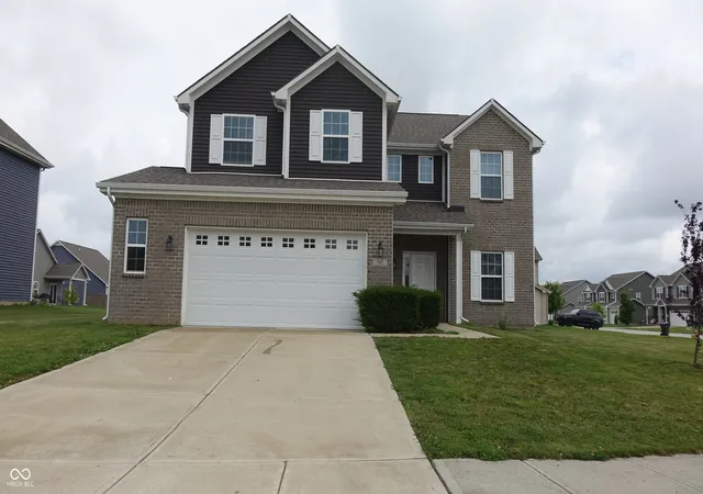 Photo 1 of Single family home for sale at 942 Maple Stone Dr, Greenwood, IN 46143 | MLS# 22104387 | Listing updated on 2026-09-11