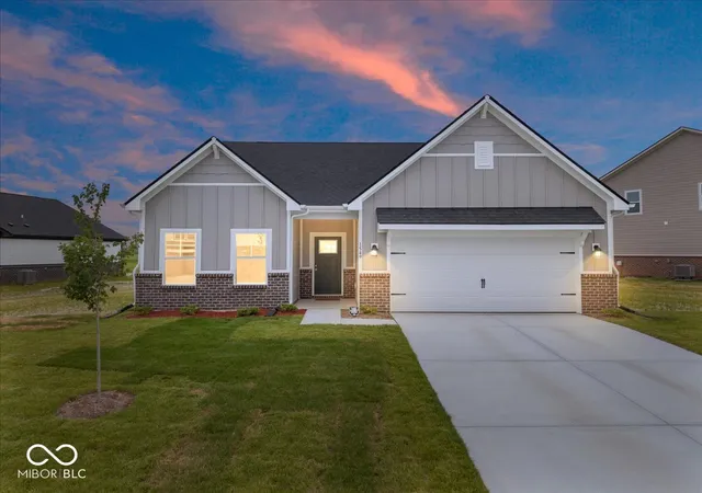 Photo 1 of Single family home for sale at 1549 Little Rodeo Pl, Greenwood, IN 46143 | MLS# 22104442 | Listing updated on 2026-09-29