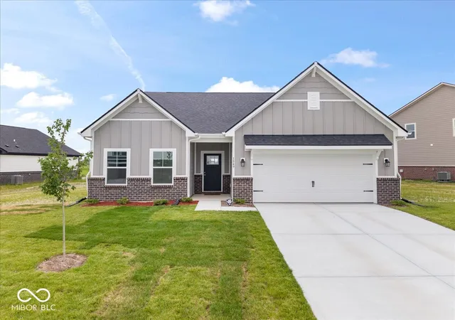 Photo 2 of Single family home for sale at 1549 Little Rodeo Pl, Greenwood, IN 46143 | MLS# 22104442 | Listing updated on 2026-09-29