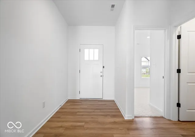 Photo 3 of Single family home for sale at 1549 Little Rodeo Pl, Greenwood, IN 46143 | MLS# 22104442 | Listing updated on 2026-09-29
