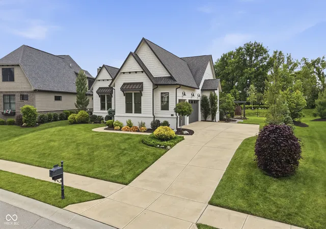 Photo 3 of Single family home for sale at 429 Chatham Hills Blvd, Westfield, IN 46074 | MLS# 22104446 | Listing updated on 2026-09-25