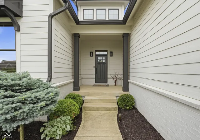 Photo 4 of Single family home for sale at 429 Chatham Hills Blvd, Westfield, IN 46074 | MLS# 22104446 | Listing updated on 2026-09-25