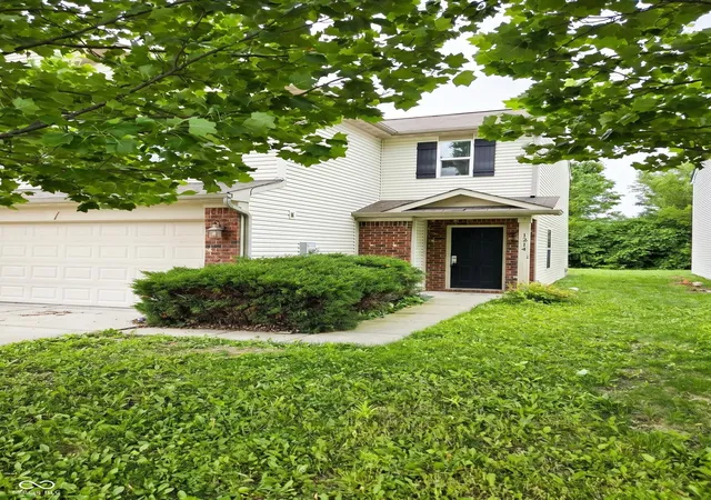 Photo 1 of Sale Pending at 1214 Topp Crk Dr, Indianapolis, IN 46214 | MLS# 22104452 | Listing updated on 2026-09-10