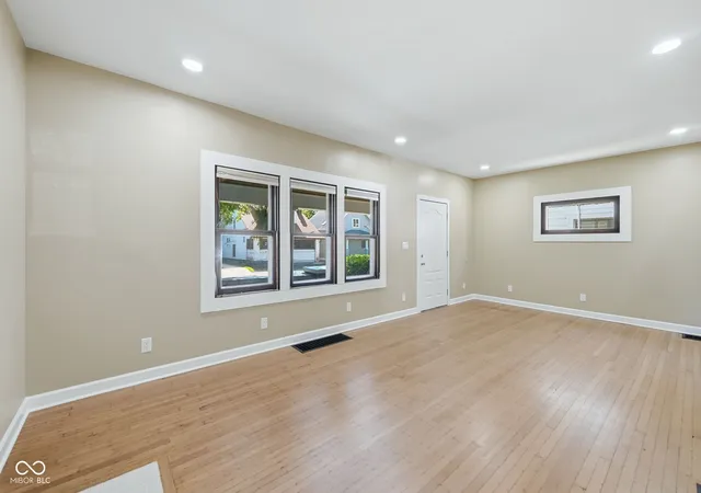 Photo 4 of Single family home for sale at 274 N Mount St, Indianapolis, IN 46222 | MLS# 22104519 | Listing updated on 2026-10-19