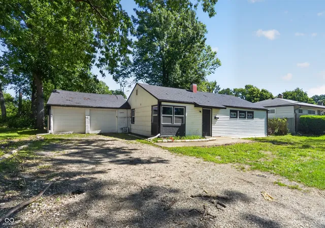 Photo 2 of Single family home for sale at 5884 E 42nd Street, Indianapolis, IN 46226 | MLS# 22104724 | Listing updated on 2026-09-12