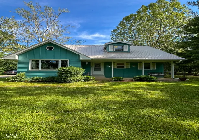 Photo 3 of Sale Pending at 5268 W 450 South, Crawfordsville, IN 47933 | MLS# 22104761 | Listing updated on 2026-09-11