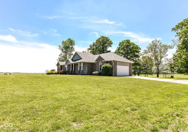 Photo 3 of Sale Pending at 6425 N 900 West, Elwood, IN 46036 | MLS# 22104993 | Listing updated on 2026-09-15