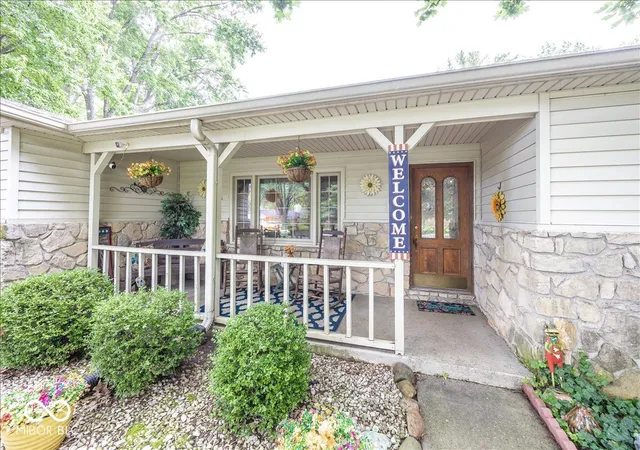 Photo 3 of Single family home for sale at 11520 Timberlane Dr, Fishers, IN 46038 | MLS# 22105230 | Listing updated on 2026-09-11