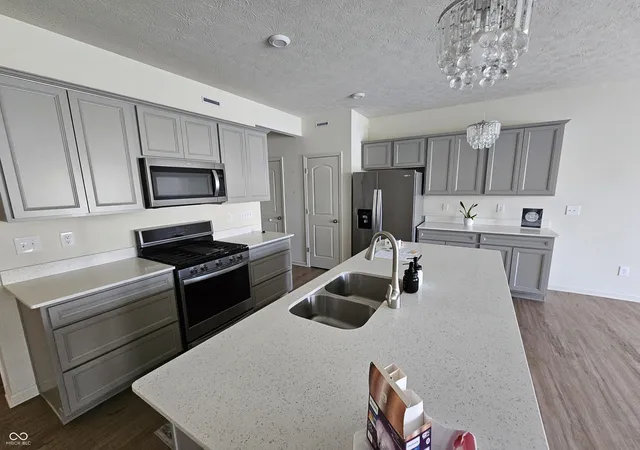 Photo 2 of Townhouse for sale at 18702 Terra Vista Pl, Westfield, IN 46074 | MLS# 22105301 | Listing updated on 2026-09-24