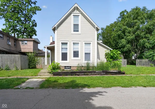 Photo 1 of Single family home for sale at 14 Wood St, Greenfield, IN 46140 | MLS# 22105446 | Listing updated on 2026-09-12