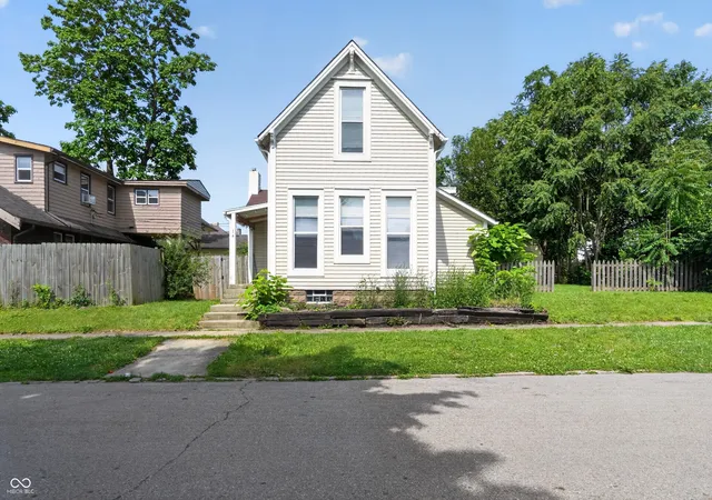 Photo 2 of Single family home for sale at 14 Wood St, Greenfield, IN 46140 | MLS# 22105446 | Listing updated on 2026-09-12