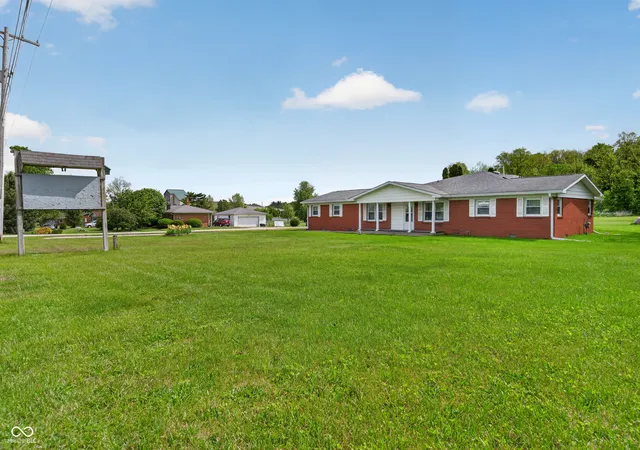 Photo 3 of Sale Pending at 4410 S 00 Ew, Kokomo, IN 46902 | MLS# 22105655 | Listing updated on 2026-09-14