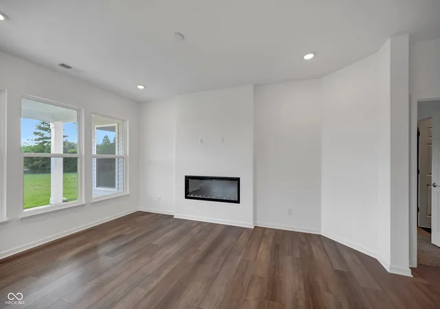 Photo 4 of Single family home for sale at 5540 Aspen Wood Ln, Indianapolis, IN 46239 | MLS# 22105688 | Listing updated on 2026-10-06