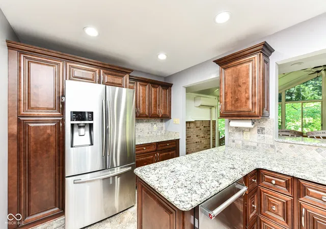 Photo 3 of Single family home for sale at 7011 Wildridge Dr, Indianapolis, IN 46256 | MLS# 22105739 | Listing updated on 2026-09-11
