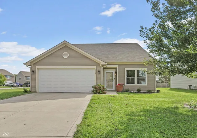 Photo 1 of Single family home for sale at 3035 Arrowroot Ln, Indianapolis, IN 46239 | MLS# 22106027 | Listing updated on 2026-10-07
