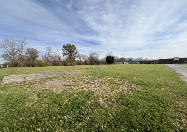 Photo 4 of Sale Pending at 5422 N Sr 9, Anderson, IN 46012 | MLS# 22106242 | Listing updated on 2026-09-11