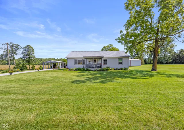 Photo 2 of Sale Pending at 9785 W County Rd 200 N, Seymour, IN 47274 | MLS# 22106716 | Listing updated on 2026-09-15