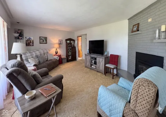Photo 2 of Single family home for sale at 616 Vermillion Ct, Anderson, IN 46012 | MLS# 22106859 | Listing updated on 2026-09-10