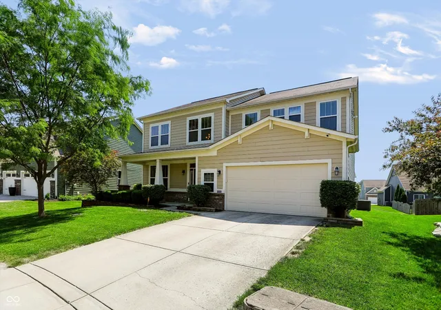 Photo 2 of Single family home for sale at 15710 Chapel Park Dr E, Noblesville, IN 46060 | MLS# 22106863 | Listing updated on 2026-09-11