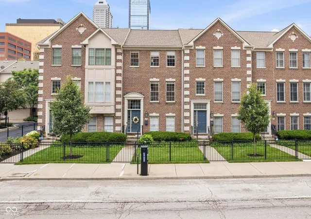 Photo 1 of Condo for sale at 240 N New Jersey St, Indianapolis, IN 46204 | MLS# 22107037 | Listing updated on 2026-09-10