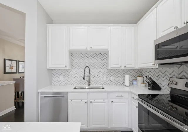 Photo 3 of Condo for sale at 240 N New Jersey St, Indianapolis, IN 46204 | MLS# 22107037 | Listing updated on 2026-09-10