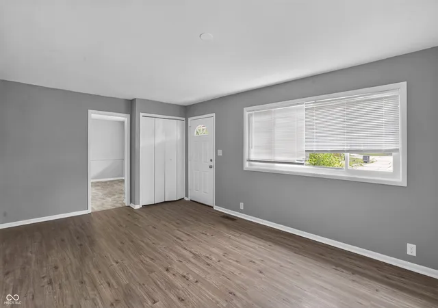 Photo 3 of Sale Pending at 7339 E 34th Place, Indianapolis, IN 46226 | MLS# 22107111 | Listing updated on 2026-10-27