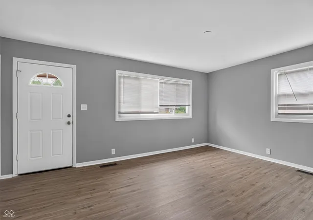 Photo 4 of Sale Pending at 7339 E 34th Place, Indianapolis, IN 46226 | MLS# 22107111 | Listing updated on 2026-10-27