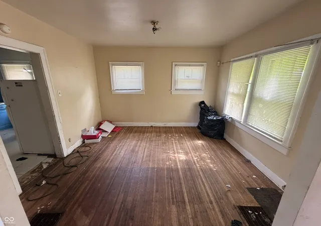 Photo 3 of Sale Pending at 2964 E 42nd Street, Indianapolis, IN 46205 | MLS# 22107127 | Listing updated on 2026-09-10