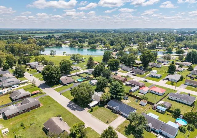 Photo 3 of Single family home for sale at 741 Wanda St, Scottsburg, IN 47170 | MLS# 22107257 | Listing updated on 2026-09-10