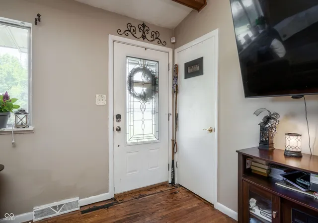 Photo 4 of Single family home for sale at 741 Wanda St, Scottsburg, IN 47170 | MLS# 22107257 | Listing updated on 2026-09-10