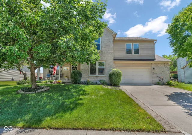 Photo 1 of Single family home for sale at 2905 Shadow Lake Dr, Indianapolis, IN 46217 | MLS# 22107290 | Listing updated on 2026-10-05