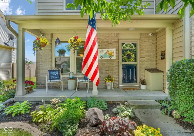 Photo 3 of Single family home for sale at 2905 Shadow Lake Dr, Indianapolis, IN 46217 | MLS# 22107290 | Listing updated on 2026-10-05