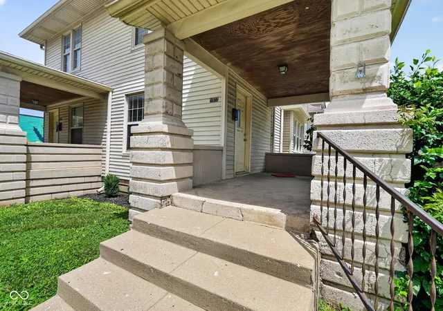 Photo 3 of House for sale at 1920 E Washington St, Indianapolis, IN 46201 | MLS# 22107400 | Listing updated on 2026-10-08