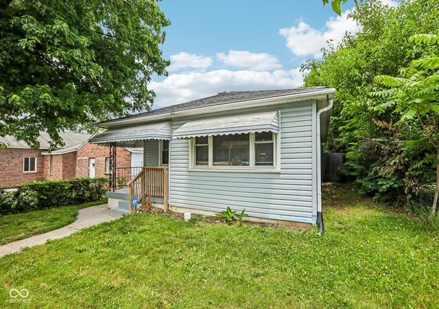 Photo 3 of Sale Pending at 1822 W 10th Street, Indianapolis, IN 46222 | MLS# 22107482 | Listing updated on 2026-09-25