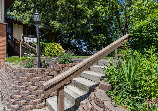 Photo 3 of Single family home for sale at 852 Knollwood Dr, Columbus, IN 47203 | MLS# 22107649 | Listing updated on 2026-10-07