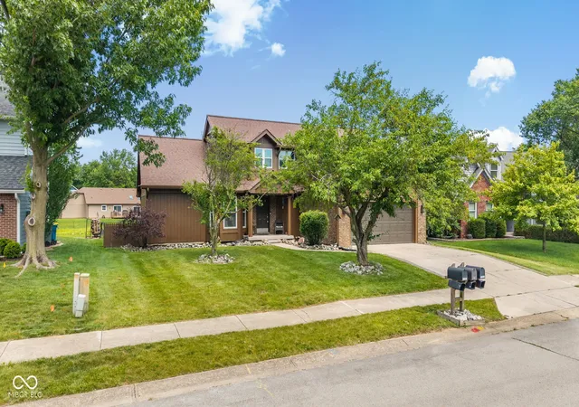 Photo 2 of Single family home for sale at 11666 Capistrano Dr, Indianapolis, IN 46236 | MLS# 22107857 | Listing updated on 2026-10-06