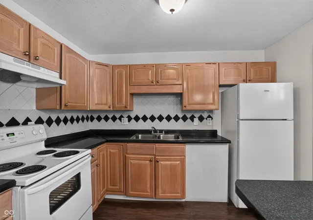 Photo 4 of Sale Pending at 8737 Montery Ct, Indianapolis, IN 46226 | MLS# 22107934 | Listing updated on 2026-09-30