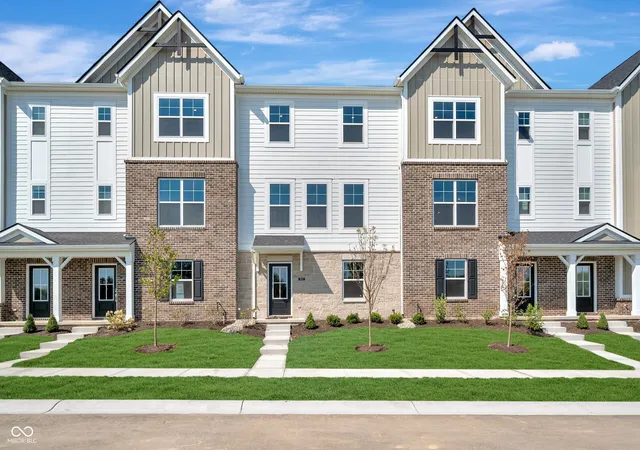Townhouse for sale at 5700 Boynton Dr, Noblesville, IN 46062 | MLS# 22107950