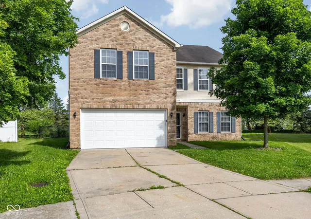 Photo 2 of Sale Pending at 6225 White Rabbit Pl, Indianapolis, IN 46235 | MLS# 22107962 | Listing updated on 2026-09-11