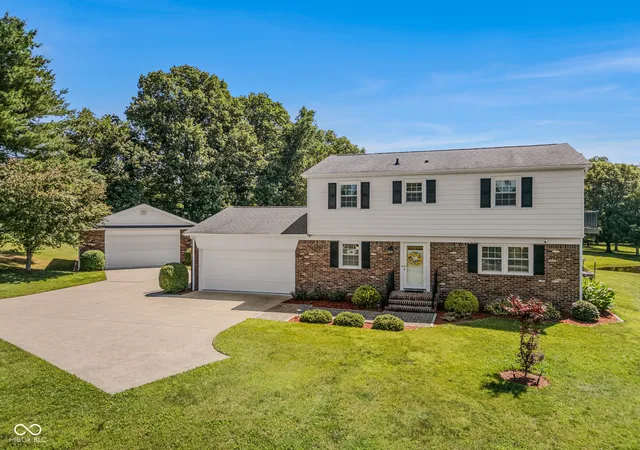 Photo 1 of Single family home for sale at 7221 S Sprague Rd, Columbus, IN 47201 | MLS# 22108011 | Listing updated on 2026-09-11
