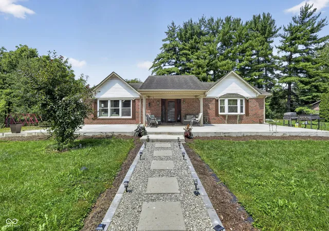 Photo 1 of Single family home for sale at 602 S 840 East, Zionsville, IN 46077 | MLS# 22108023 | Listing updated on 2026-09-23