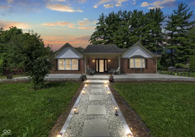 Photo 2 of Single family home for sale at 602 S 840 East, Zionsville, IN 46077 | MLS# 22108023 | Listing updated on 2026-09-23