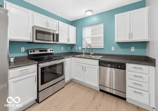 Photo 33 of Single family home for sale at 910 Stonehurst Dr, Franklin, IN 46131 | MLS# 22108029 | Listing updated on 2026-10-08