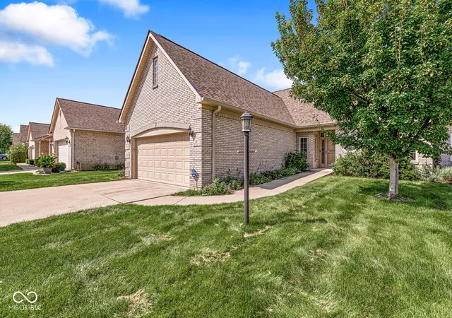 Photo 3 of Sale Pending at 548 Parkhurst Ct, Greenwood, IN 46142 | MLS# 22108081 | Listing updated on 2026-09-14