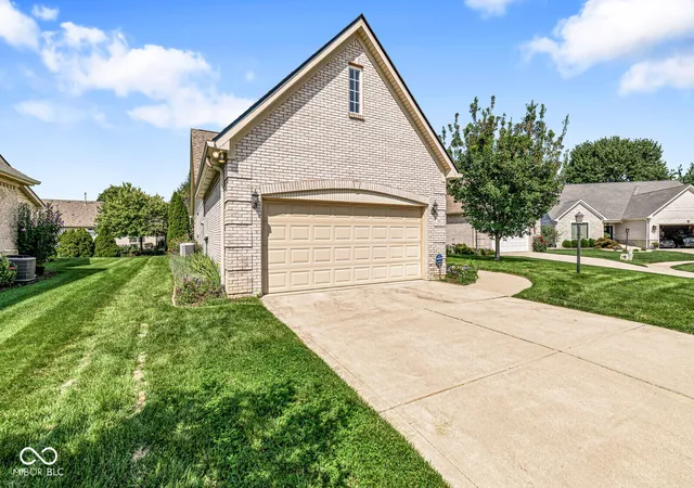 Photo 3 of Sale Pending at 548 Parkhurst Ct, Greenwood, IN 46142 | MLS# 22108081 | Listing updated on 2026-09-14
