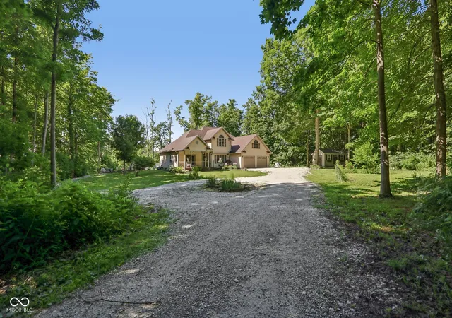 Photo 3 of Single family home for sale at 397 E 1650 North, Summitville, IN 46070 | MLS# 22108112 | Listing updated on 2026-09-21
