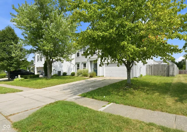 Photo 2 of Single family home for sale at 6345 Graybrook Cir, Indianapolis, IN 46237 | MLS# 22108127 | Listing updated on 2026-09-14
