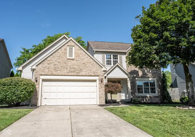 Photo 1 of Sale Pending at 5228 Deer Crk Dr, Indianapolis, IN 46254 | MLS# 22108132 | Listing updated on 2026-10-05
