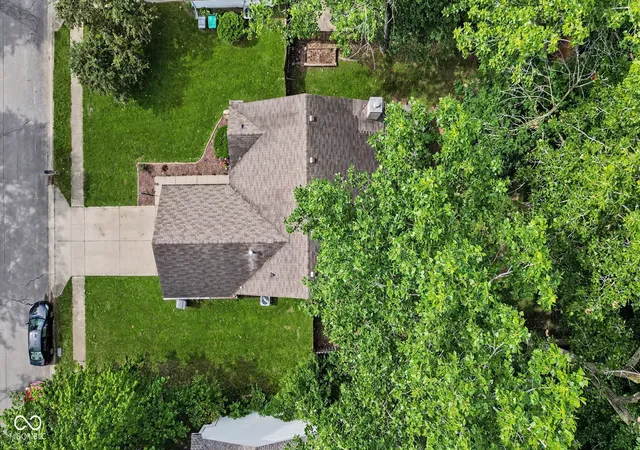 Photo 3 of Single family home for sale at 7244 Bradford Woods Way, Indianapolis, IN 46268 | MLS# 22108187 | Listing updated on 2026-09-22