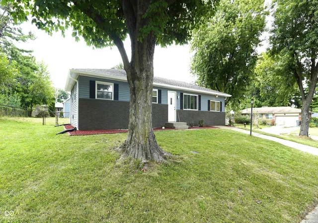 Photo 2 of Sale Pending at 3512 Royal Oak Dr, Indianapolis, IN 46227 | MLS# 22108210 | Listing updated on 2026-10-05